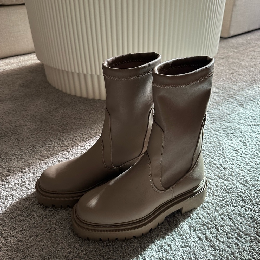 H&M taupe boots size 36